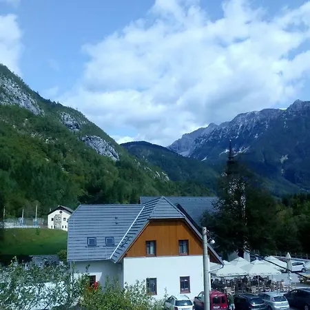 Apartma Pod Rozem Διαμέρισμα Soča