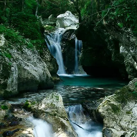 Apartma Pod Rozem Διαμέρισμα *