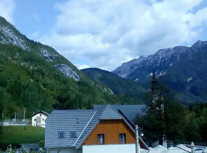 Apartma Pod Rozem Apartamento Soča
